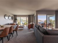 Peppers-Bluewater-Lake-Tekapo-New-Zealand-2-Bedroom-Lake-View-Suite-2