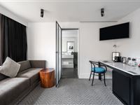 Peppers-Gallery-Hotel-Canberra_Peppers_King_With_Bath_5