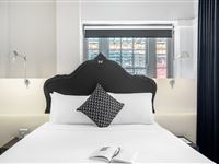 Peppers-Gallery-Hotel-Canberra_Petite_Room_4